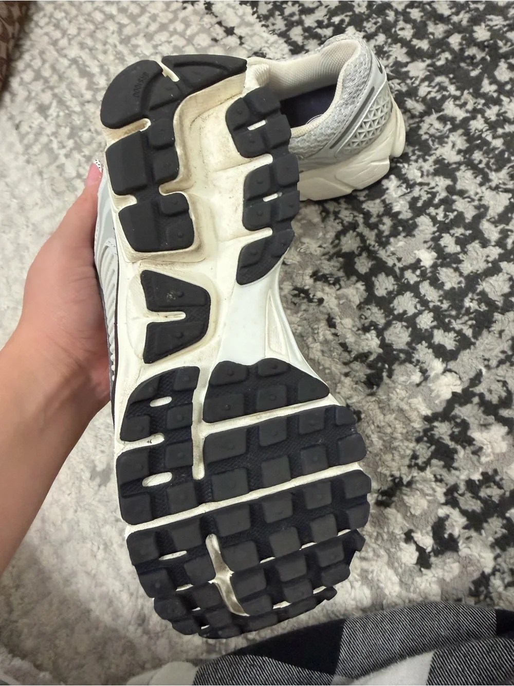 Nike Women's Zoom Vomero 5
